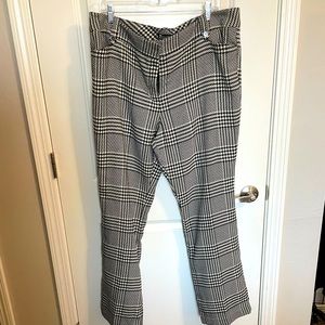 7th Avenue NY & Co.  Black and White Dress Pants